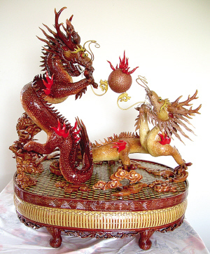 嵊州竹編雙龍騰躍上海世博 傳統(tǒng)工藝的現(xiàn)代華章